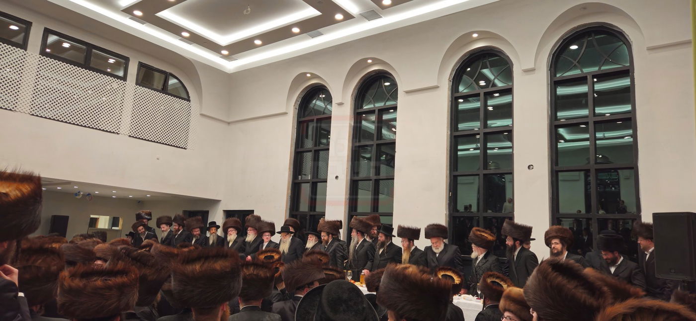 שמחת שבע הברכות בחצה"ק רחמסטריווקא אוקנוויין 