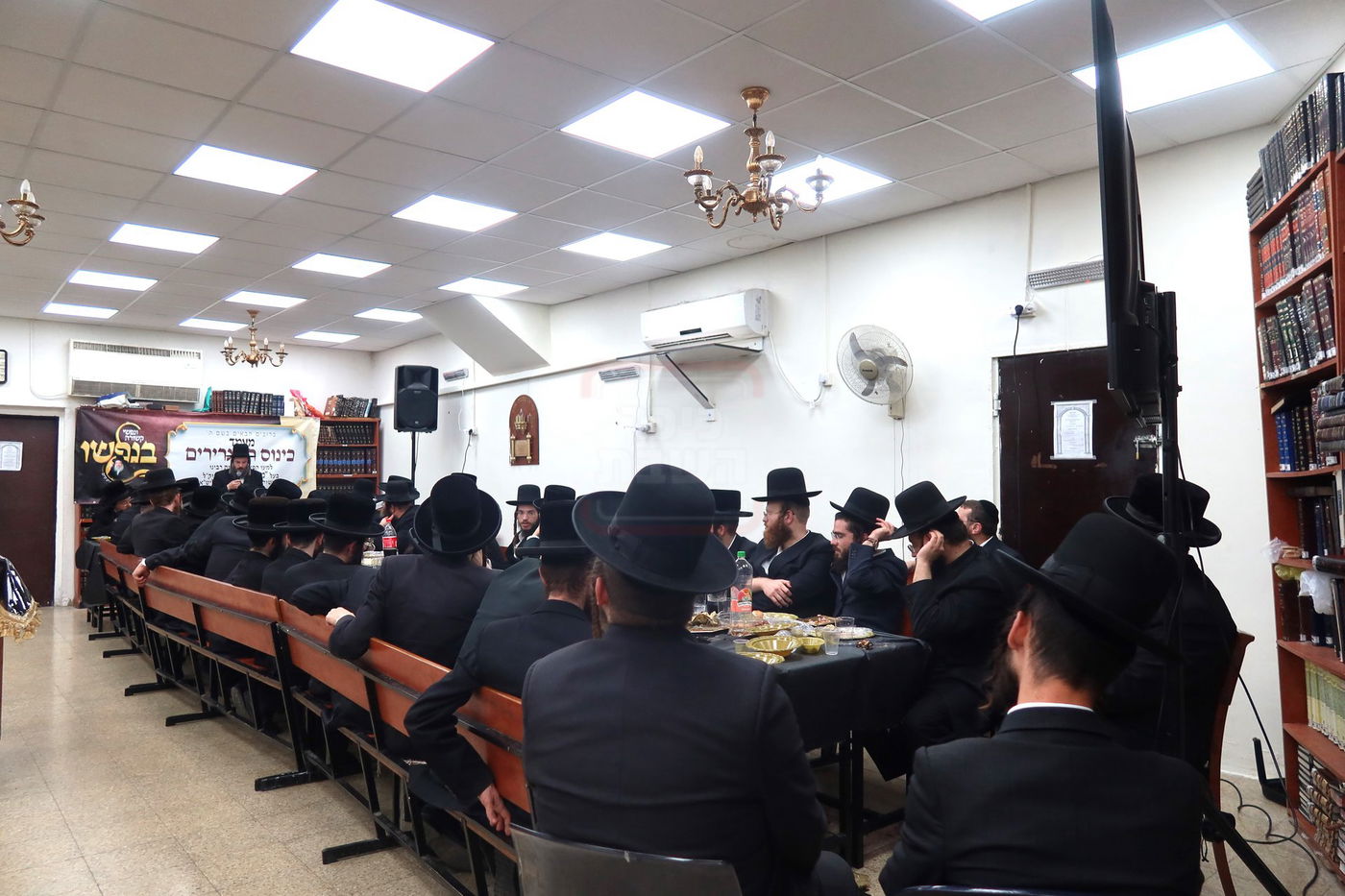 כינוס בחצה"ק זוועהיל לקראת מגבית 'בנפשו' להוצאת ספרי האדמו"ר זצ"ל