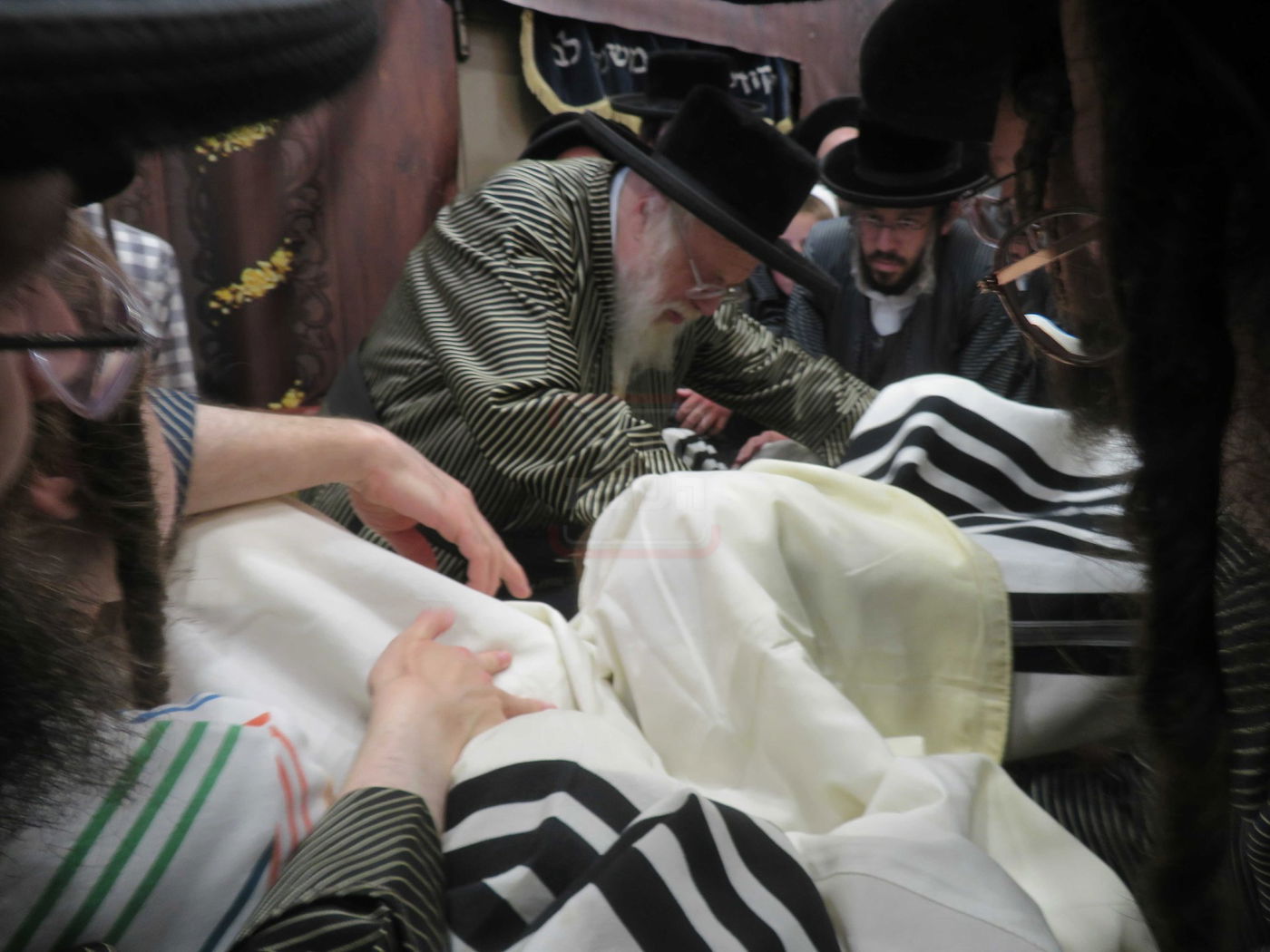 האדמו"ר מתולדות אהרן בברכת כהנים בבית שמש