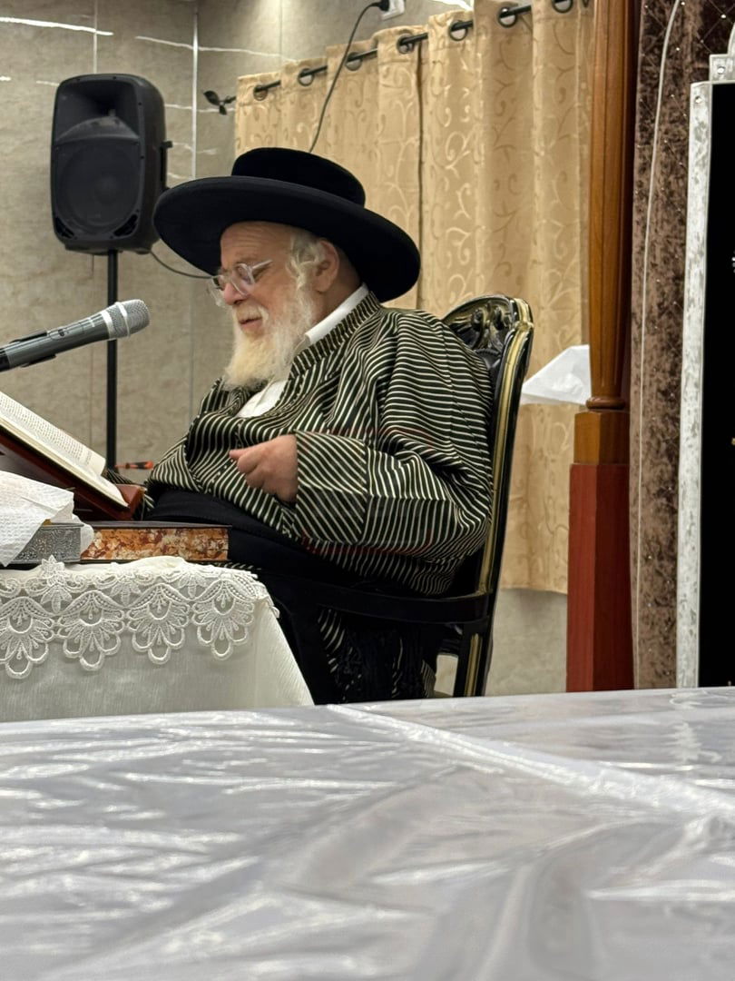 האדמו"ר מתולדות אהרן בשיחת הכנה לימים הנוראים