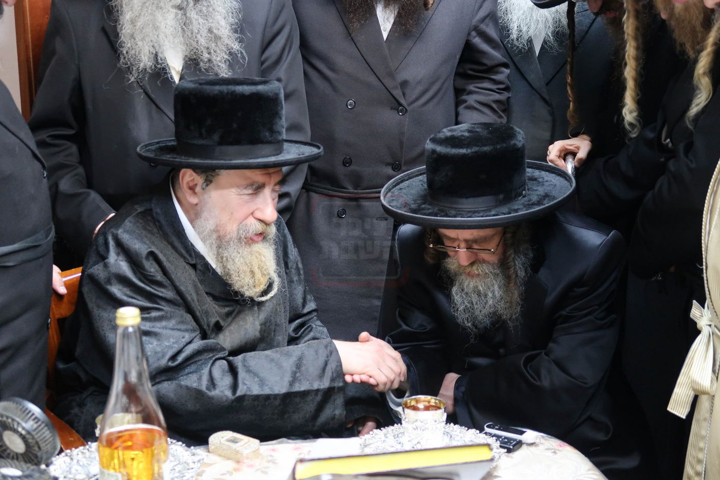 האדמו"ר מקרעטשניף סיגעט בביקור אצל האדמו"ר מרחמסטריווקא