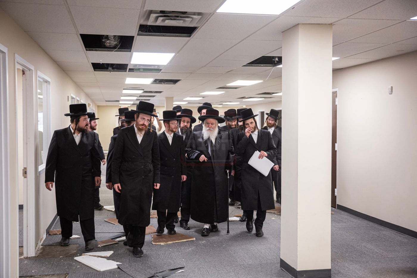 האדמו"ר מבאבוב בביקור בת"ת בלינדן