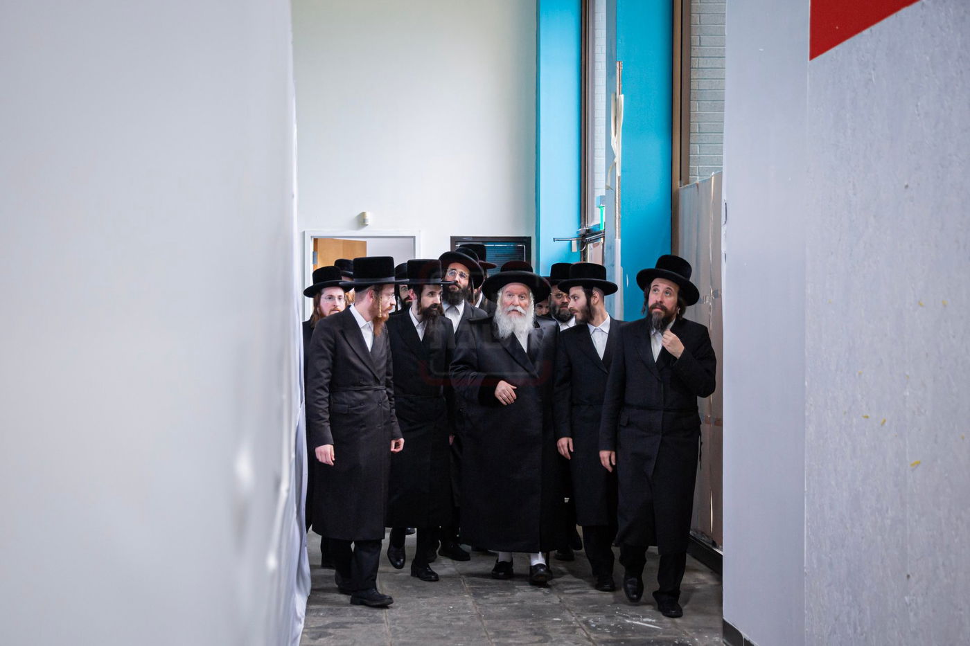 האדמו"ר מבאבוב בביקור בת"ת בלינדן