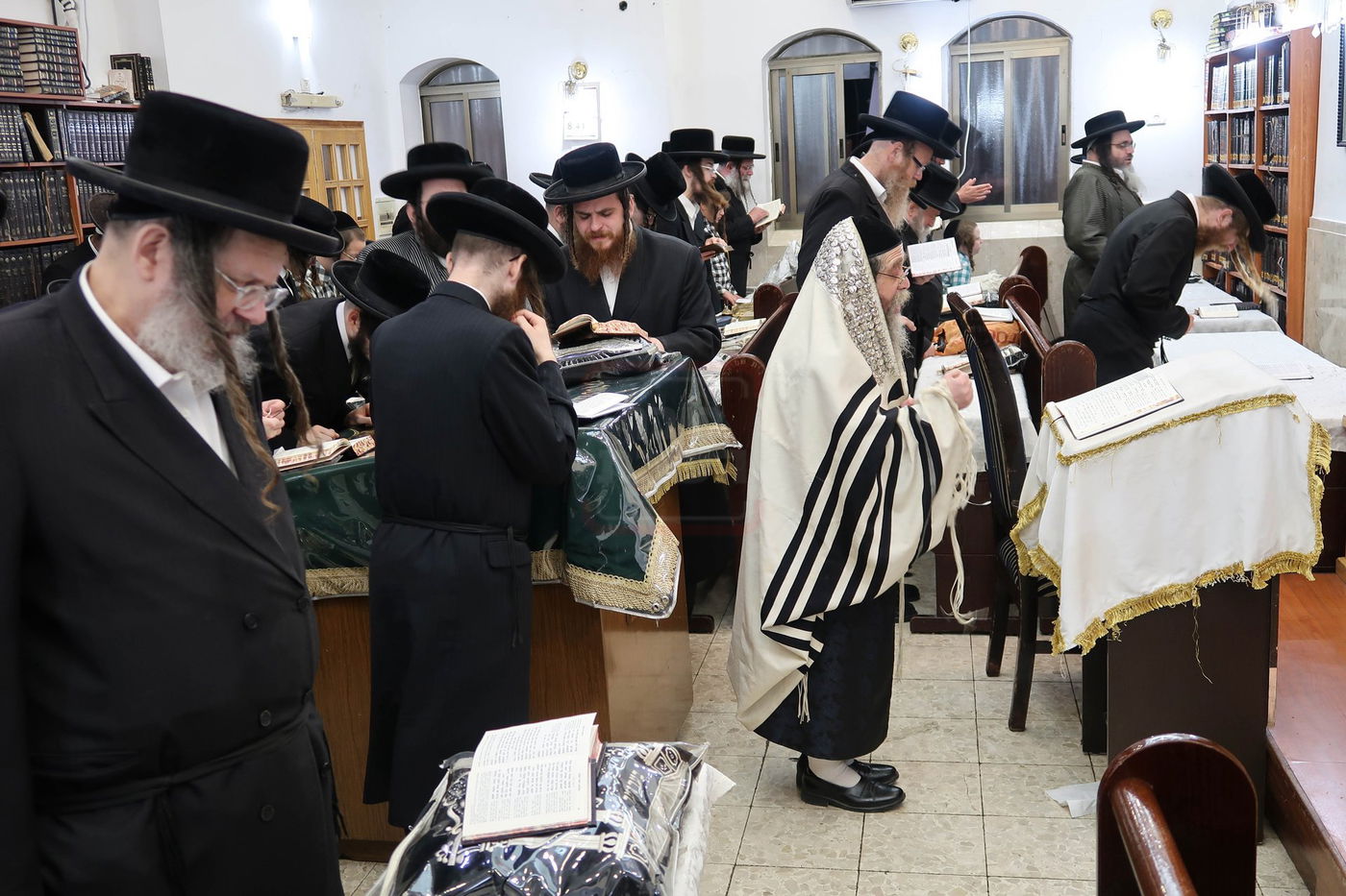 סליחות ראשונות בחצה"ק קרעטשניף סיגעט