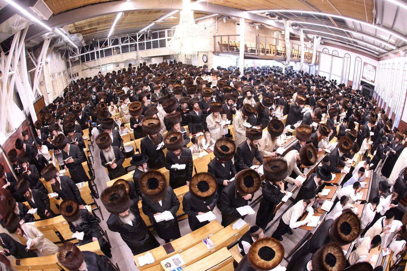 סליחות ראשונות בחצה"ק פינסק קרלין