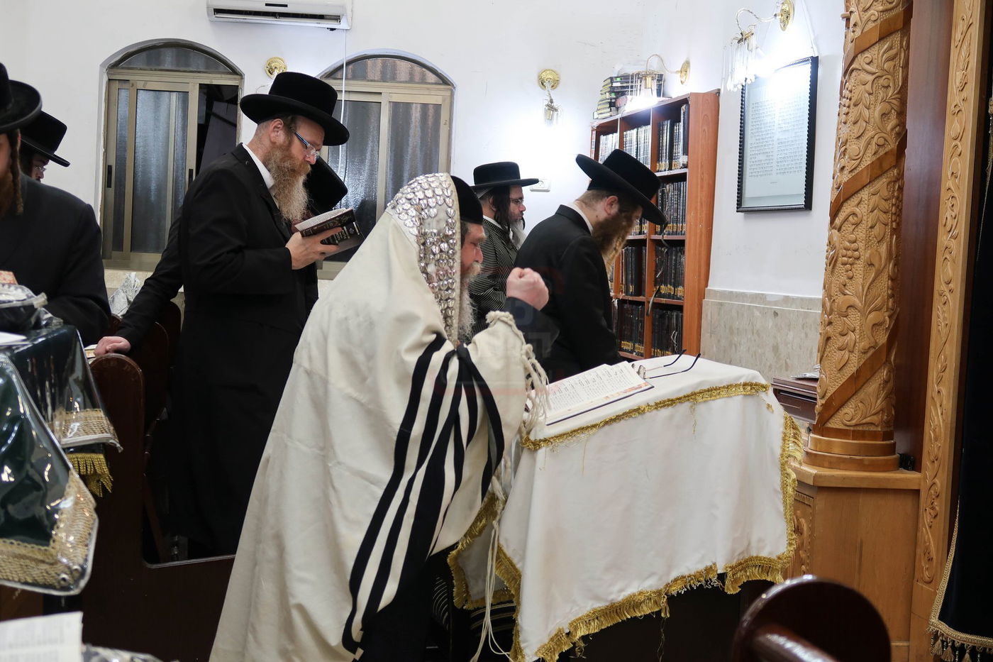 סליחות ראשונות בחצה"ק קרעטשניף סיגעט