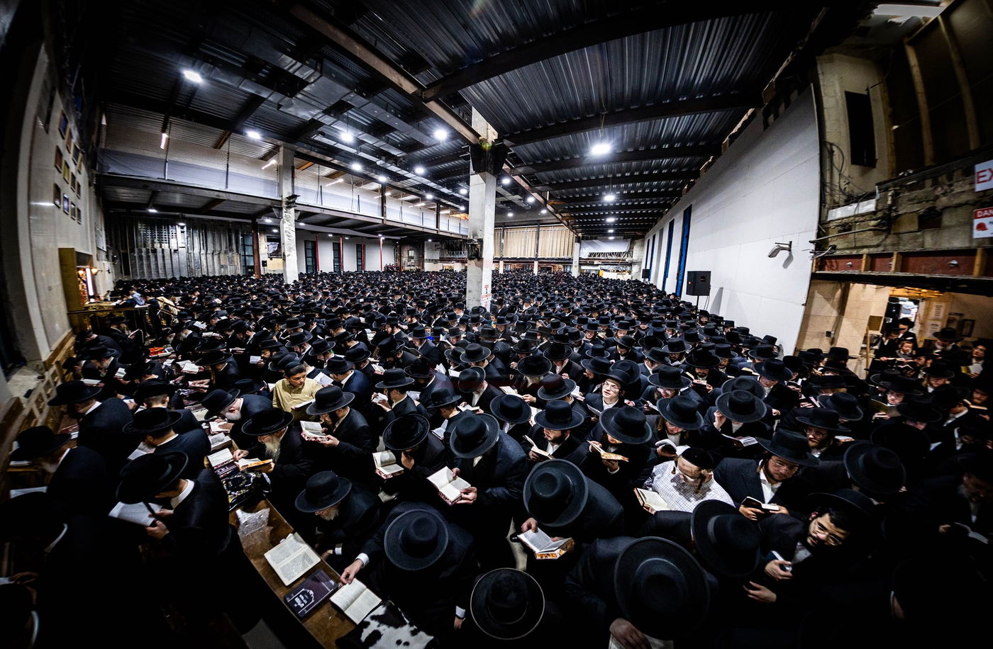 סליחות ראשונות בחצה"ק סאטמר