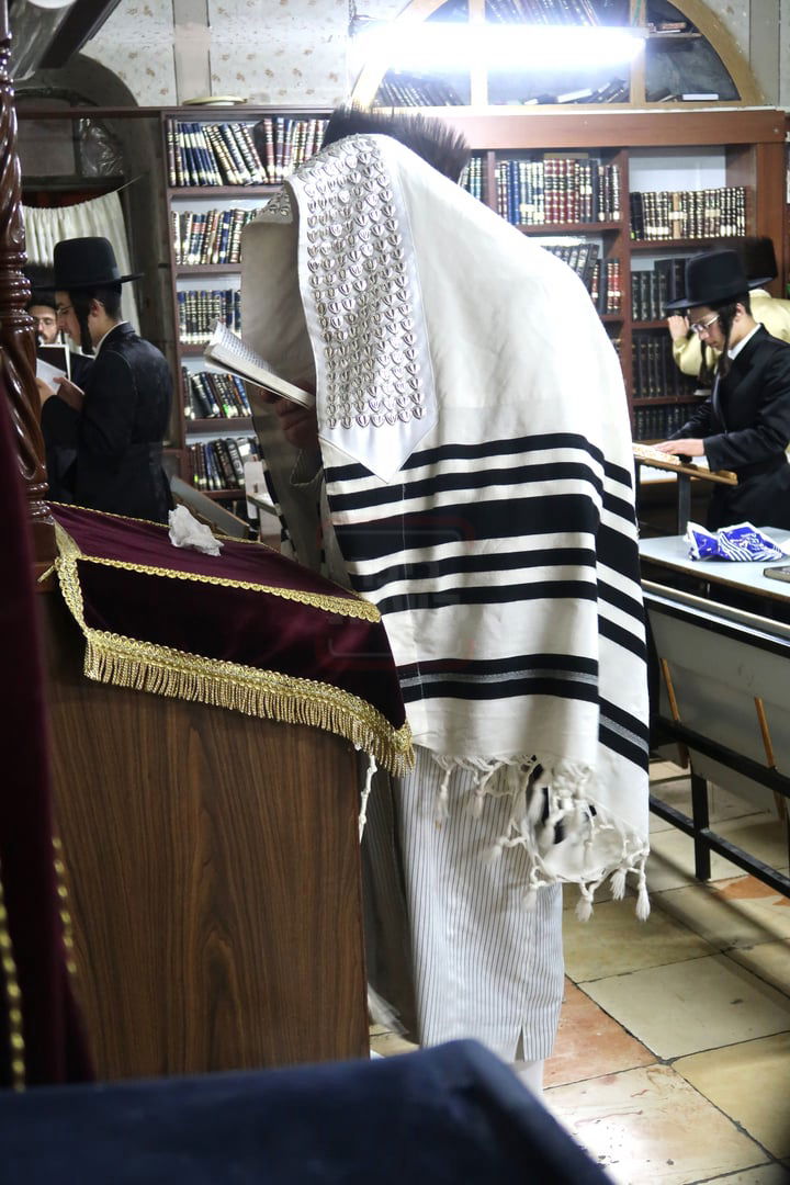 א' סליחות אצל האדמו"ר ממבקשי אמונה