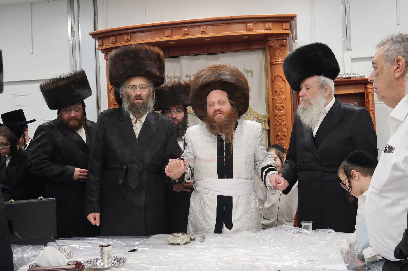 חנוכת הבית והתחלת כתיבת ס"ת בחצה"ק מיאלען