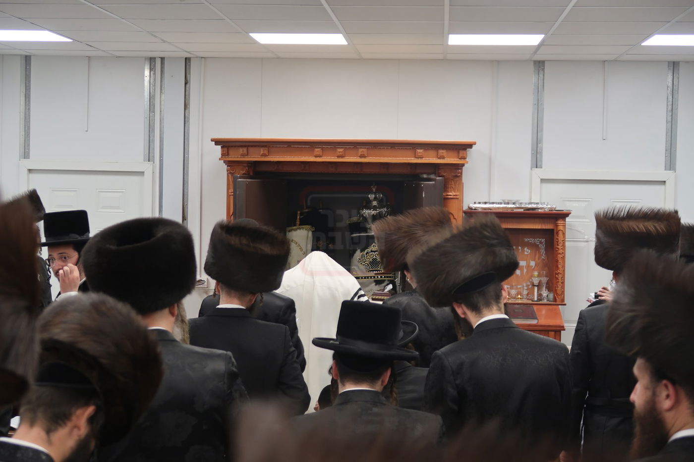 סליחות ראשונות בחצה"ק מיאלען