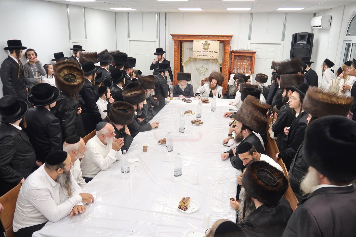 חנוכת הבית והתחלת כתיבת ס"ת בחצה"ק מיאלען