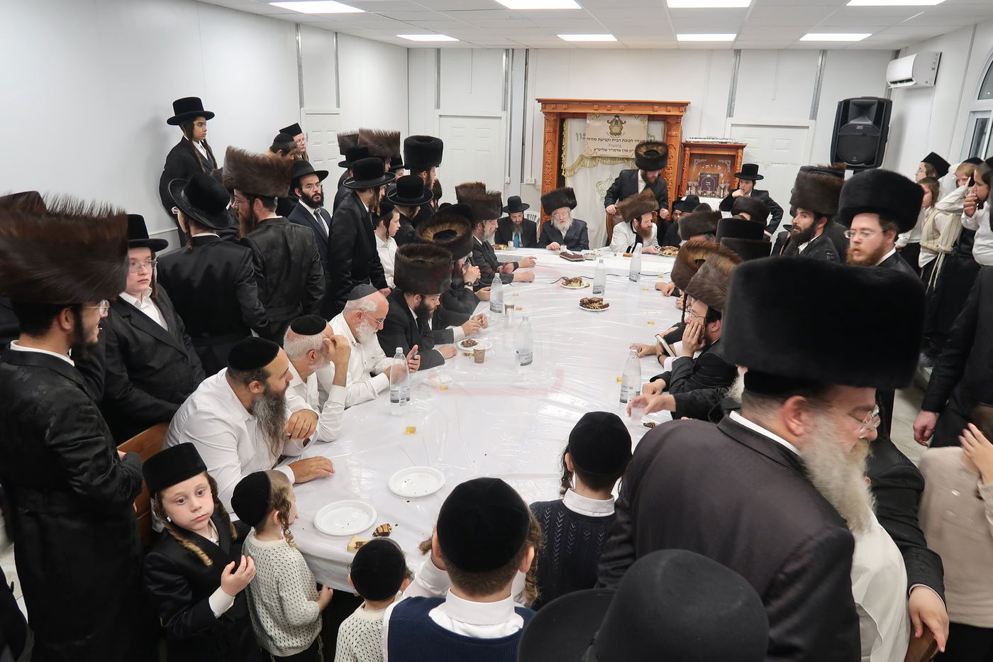 חנוכת הבית והתחלת כתיבת ס"ת בחצה"ק מיאלען