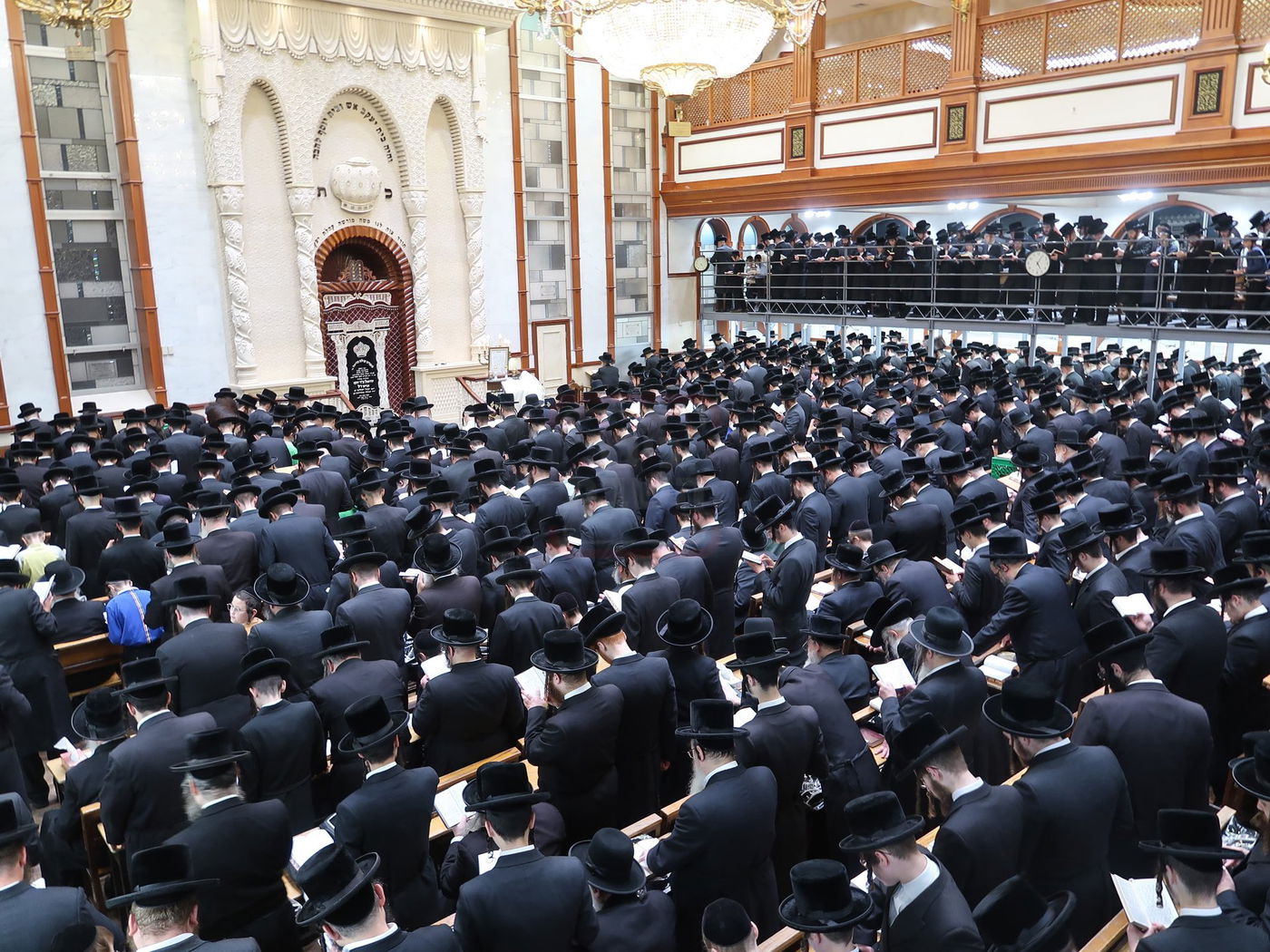 סליחות ראשונות בחצה"ק פאפא