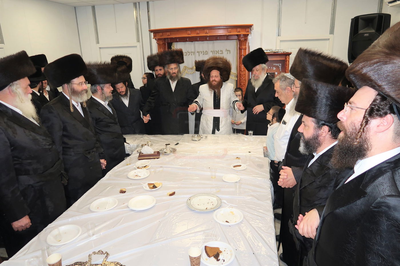 חנוכת הבית והתחלת כתיבת ס"ת בחצה"ק מיאלען