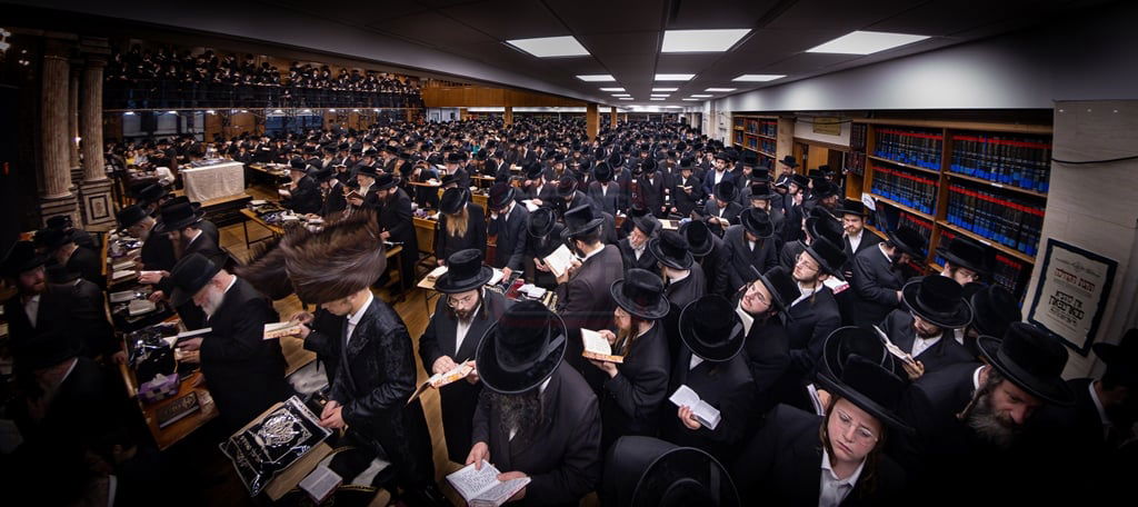 סליחות ראשונות בחצה"ק צאנז קלויזנבורג 