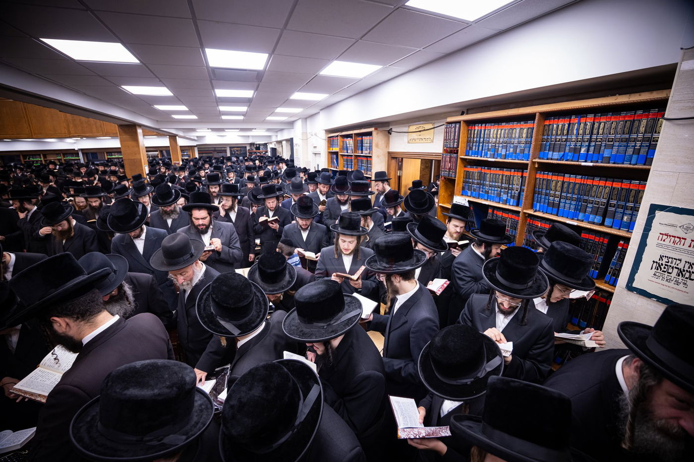 סליחות ראשונות בחצה"ק צאנז קלויזנבורג 