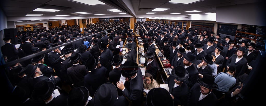 סליחות ראשונות בחצה"ק צאנז קלויזנבורג 