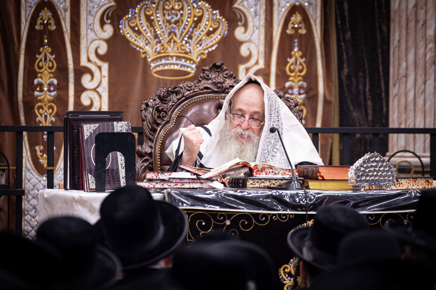 סליחות ראשונות בחצה"ק צאנז קלויזנבורג 