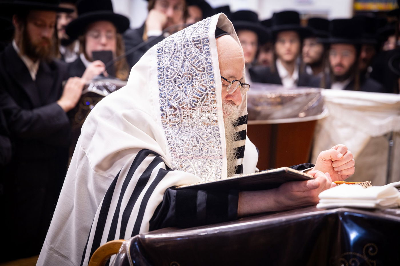 סליחות ראשונות בחצה"ק צאנז קלויזנבורג 