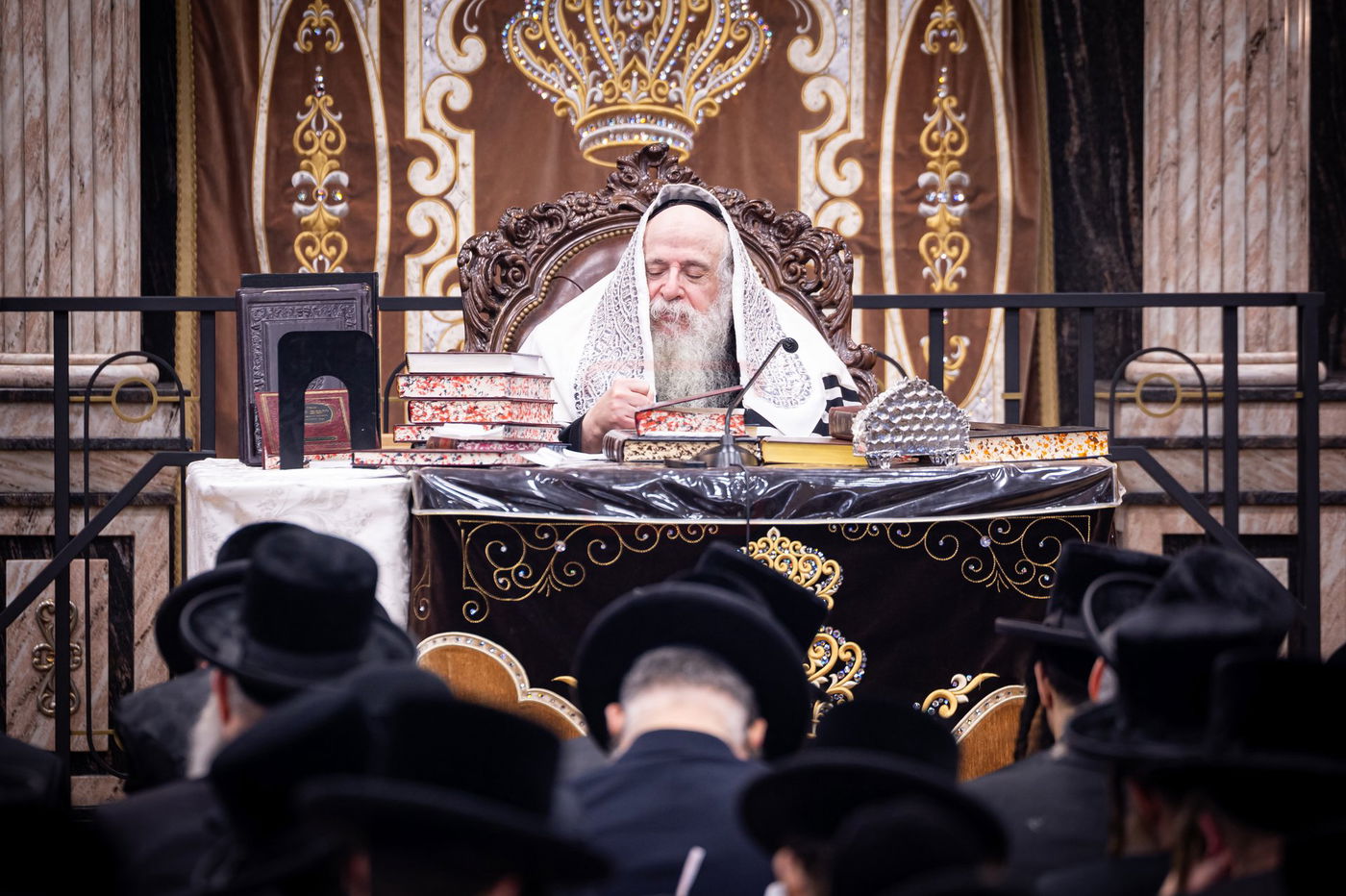 סליחות ראשונות בחצה"ק צאנז קלויזנבורג 