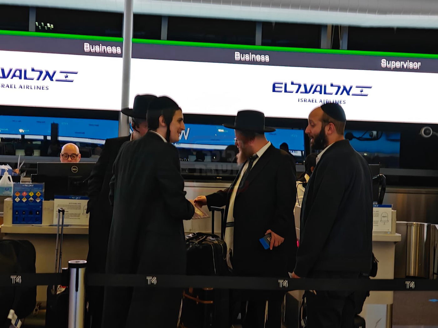 ה'לקסוס' נפרץ, מה נגנב? | 'זופניק בכיכר' עם כל התמונות, הנייעס והחשיפות של השבוע