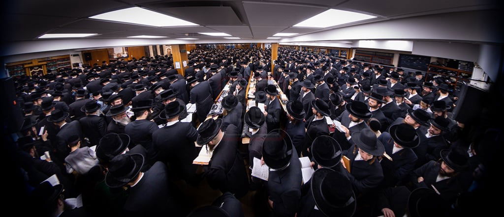 סליחות ראשונות בחצה"ק צאנז קלויזנבורג 