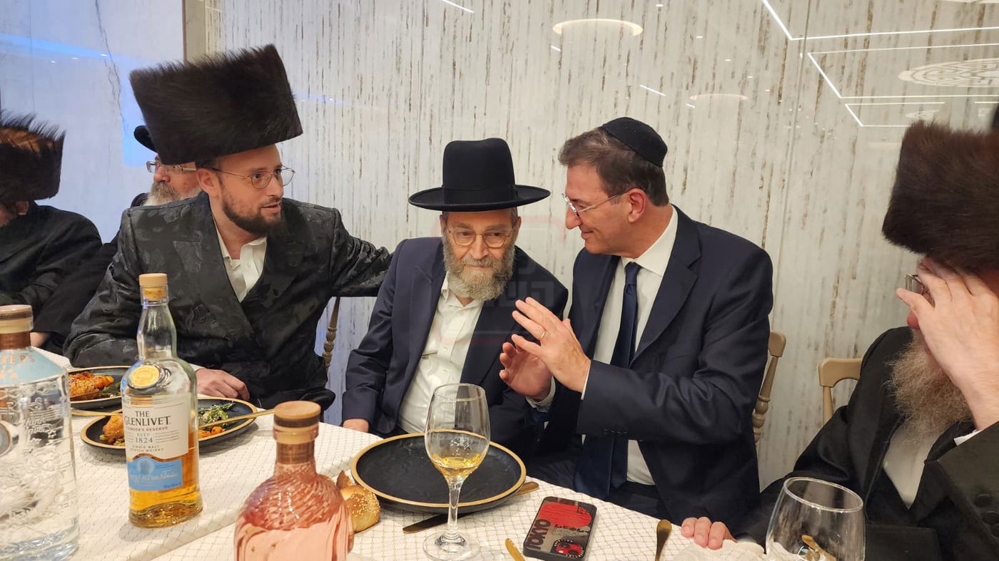 ה'לקסוס' נפרץ, מה נגנב? | 'זופניק בכיכר' עם כל התמונות, הנייעס והחשיפות של השבוע