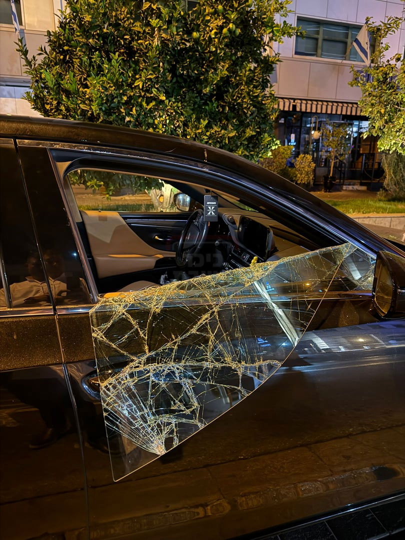 ה'לקסוס' נפרץ, מה נגנב? | 'זופניק בכיכר' עם כל התמונות, הנייעס והחשיפות של השבוע