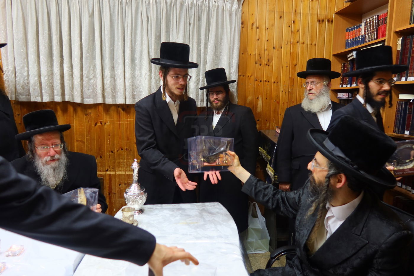 האדמו"ר מזוועהיל בטיש לחיים בהילולת הרה''ק המגיד מזלאטשוב זיע''א