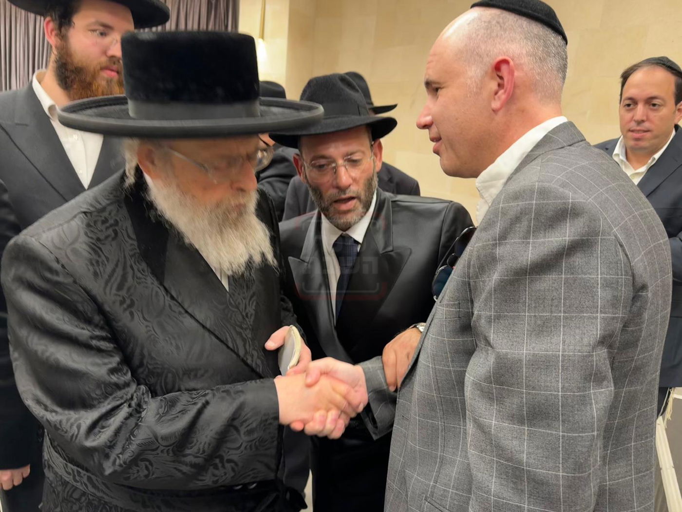 ה'לקסוס' נפרץ, מה נגנב? | 'זופניק בכיכר' עם כל התמונות, הנייעס והחשיפות של השבוע