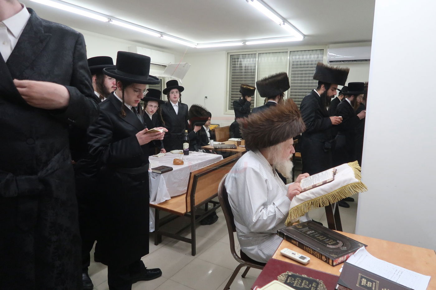 האדמו"ר ממבקשי אמונה שבת בבני ברק