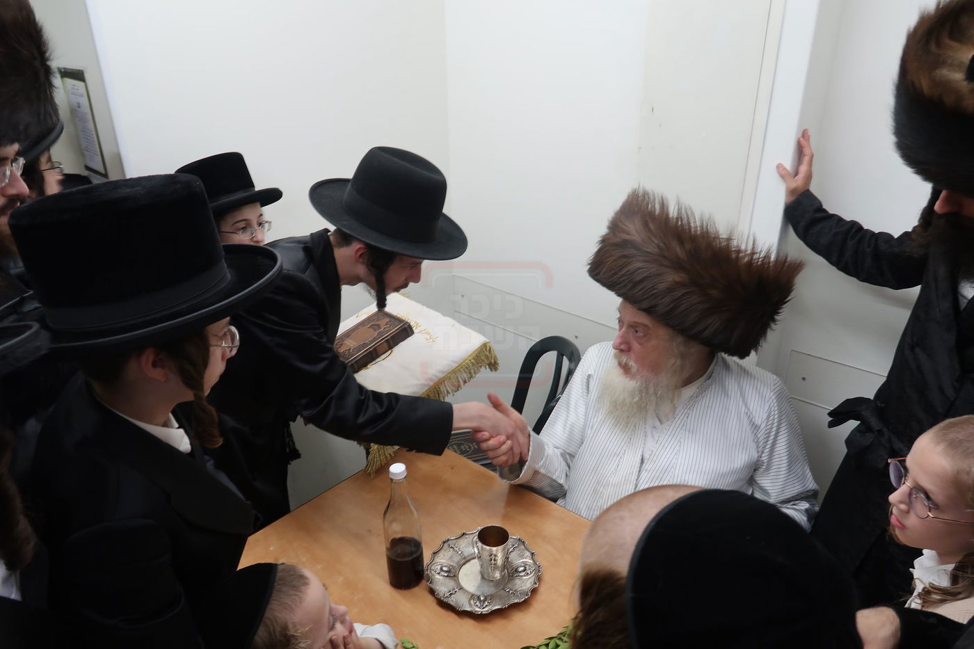 האדמו"ר ממבקשי אמונה שבת בבני ברק