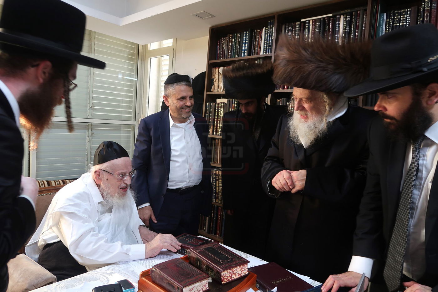 האדמו"ר ממבקשי אמונה שבת בבני ברק