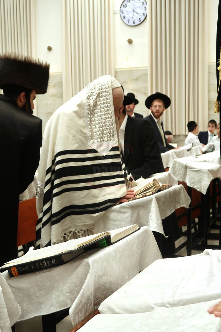 האדמו"ר ממבקשי אמונה שבת בבני ברק