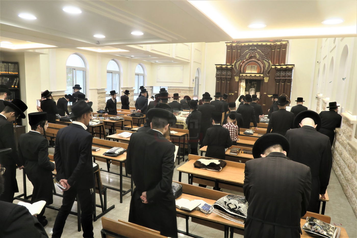 סליחות ער"ה בחצר נדבורנה אלעד