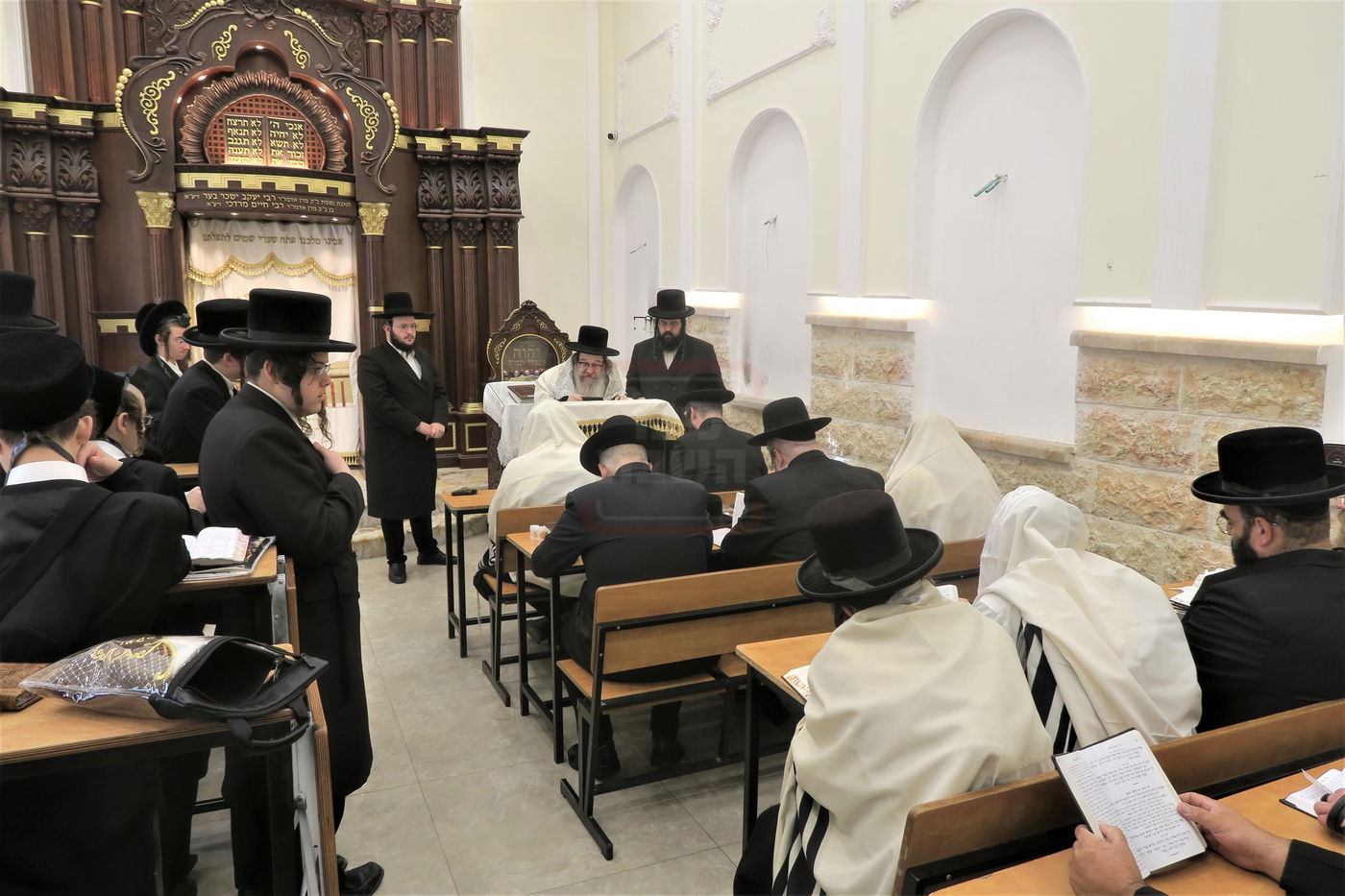 האדמו"ר מנדבורנה אלעד בהתרת נדרים