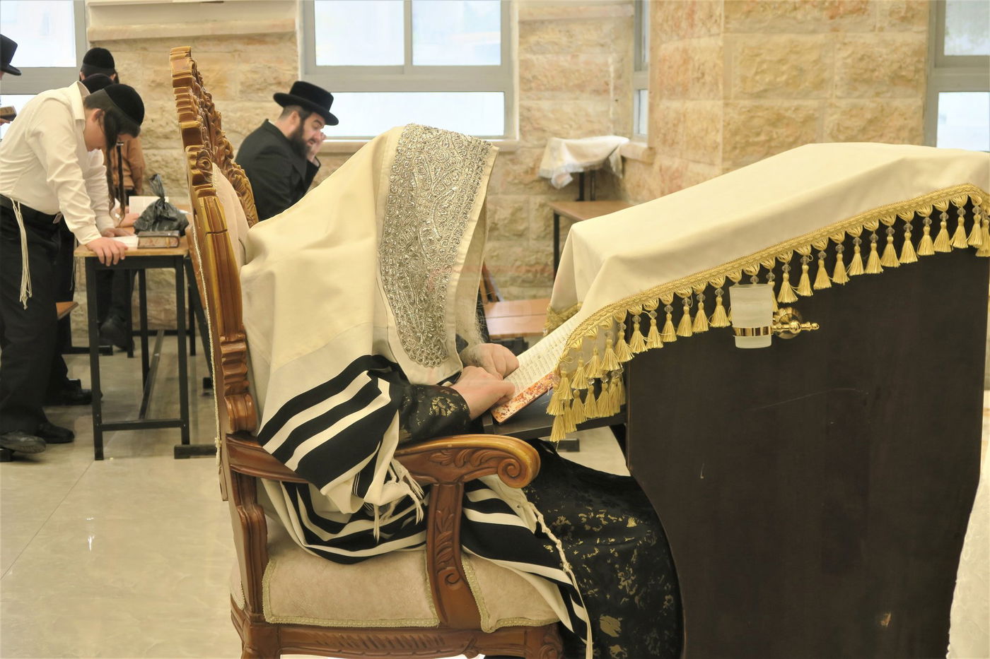 סליחות ער"ה בחצר נדבורנה אלעד