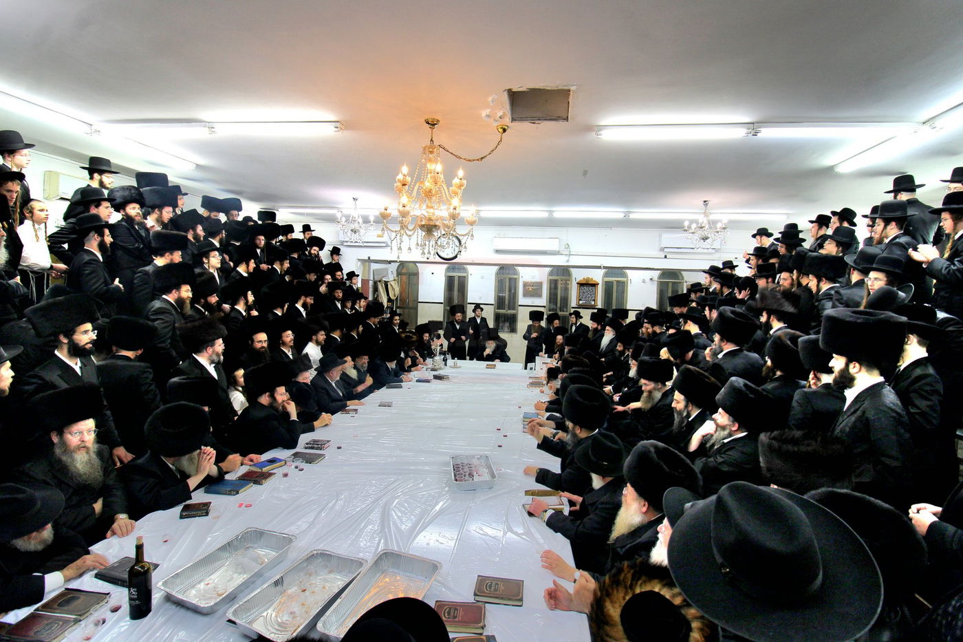 נעילת החג ראש השנה בחצה"ק מודז'יץ