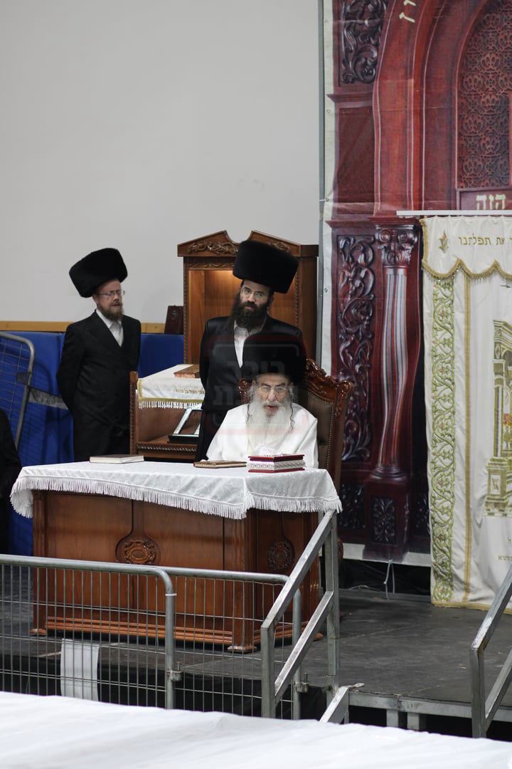 נעילת החג בחצה"ק אלכסנדר