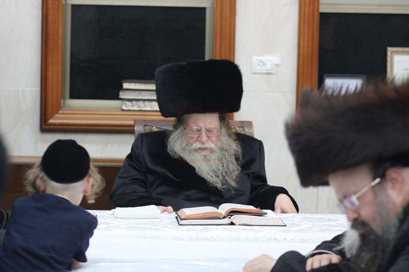 נעילת החג בחצה"ק קוזמיר