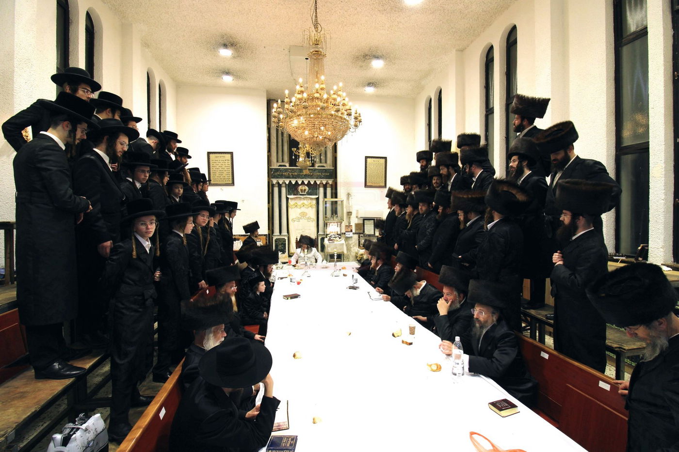 טיש נעילת החג בחצה"ק ביאלה ב"ב