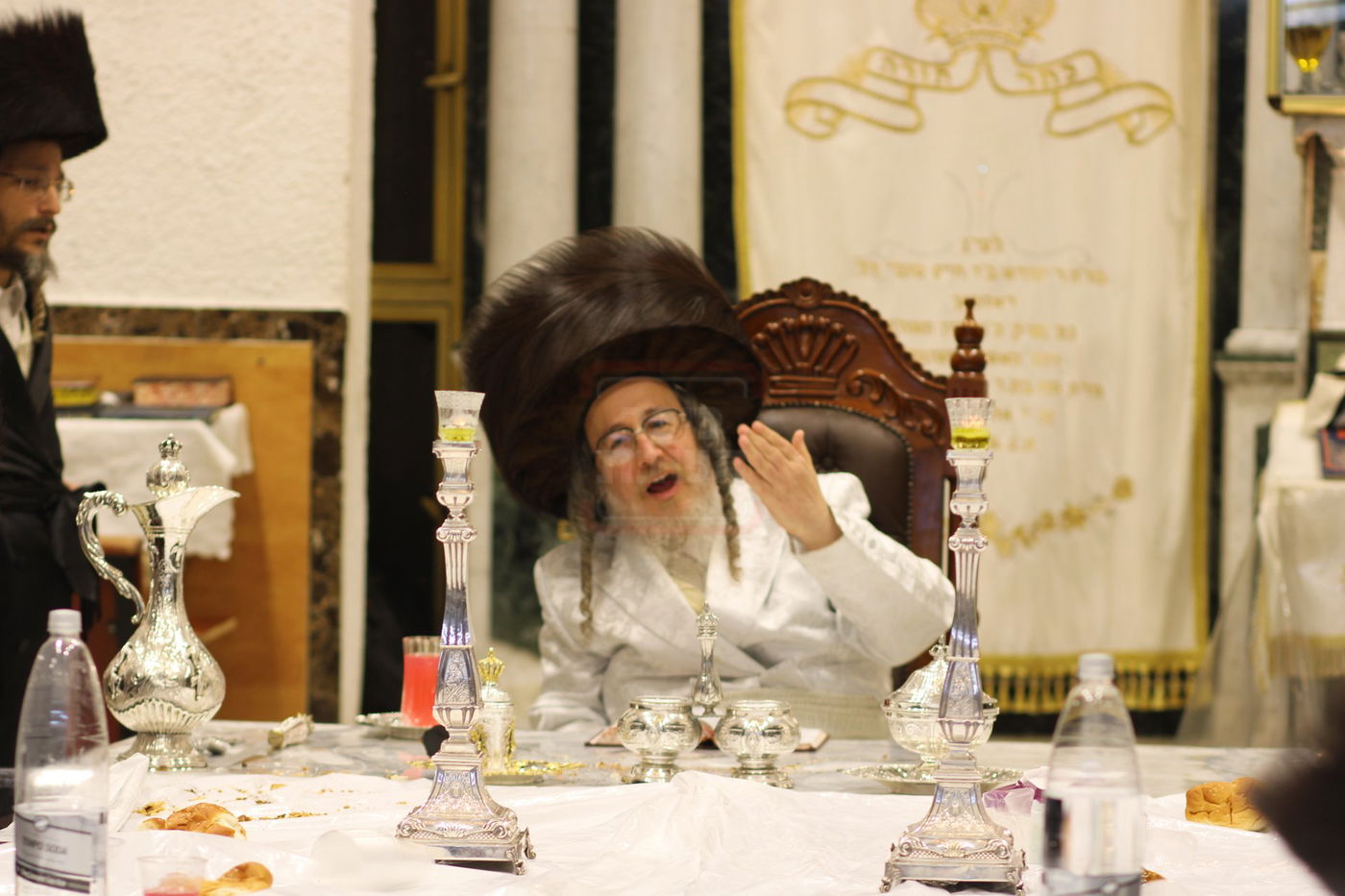 טיש נעילת החג בחצה"ק ביאלה ב"ב