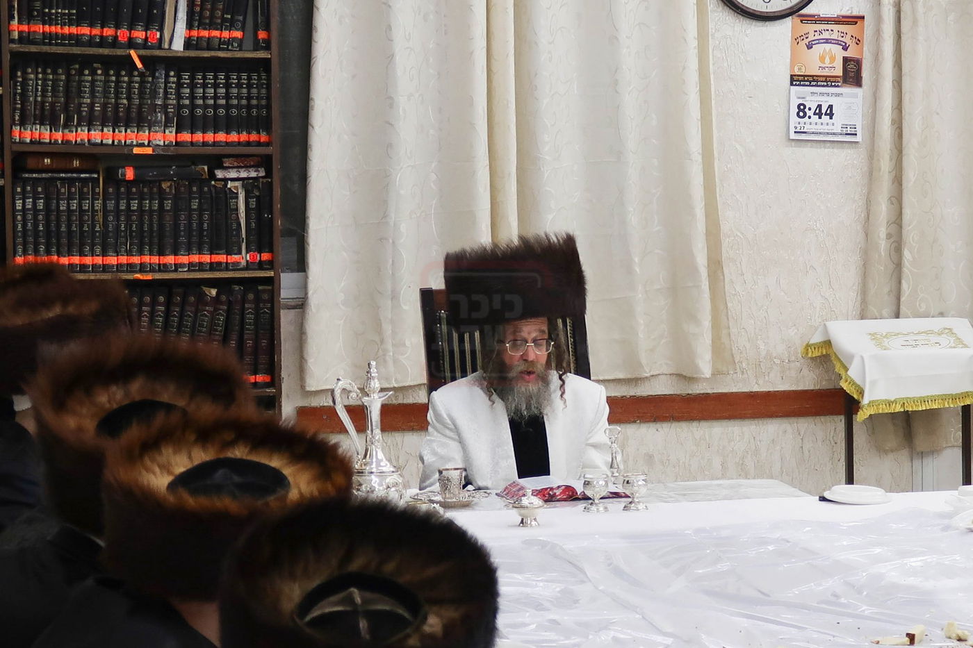 האדמו"ר מקרעטשניף סיגעט בנעילת החג ר"ה