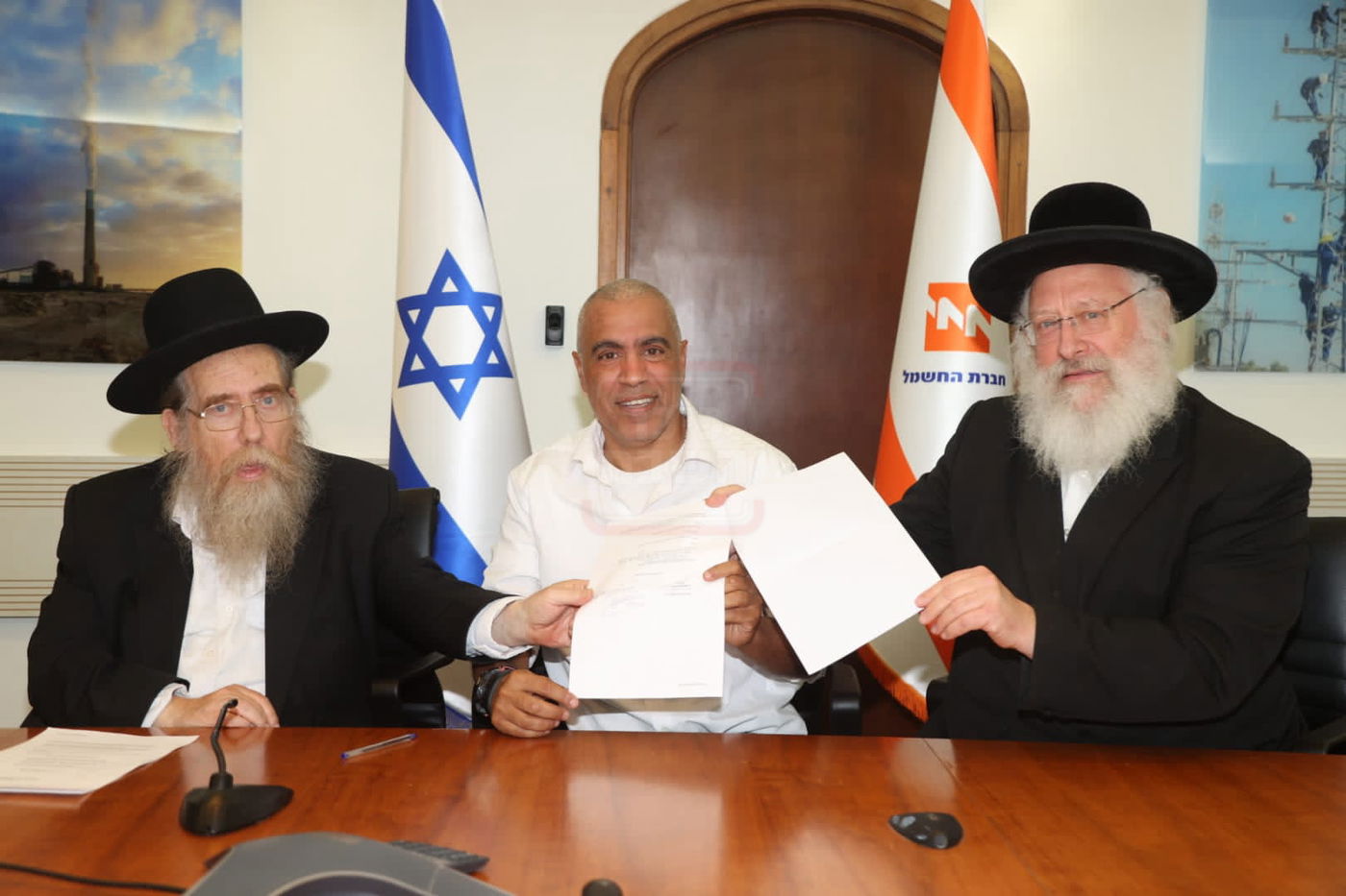 המיליארדר המתפייט | 'זופניק בכיכר' עם כל התמונות, הנייעס והחשיפות של השבוע