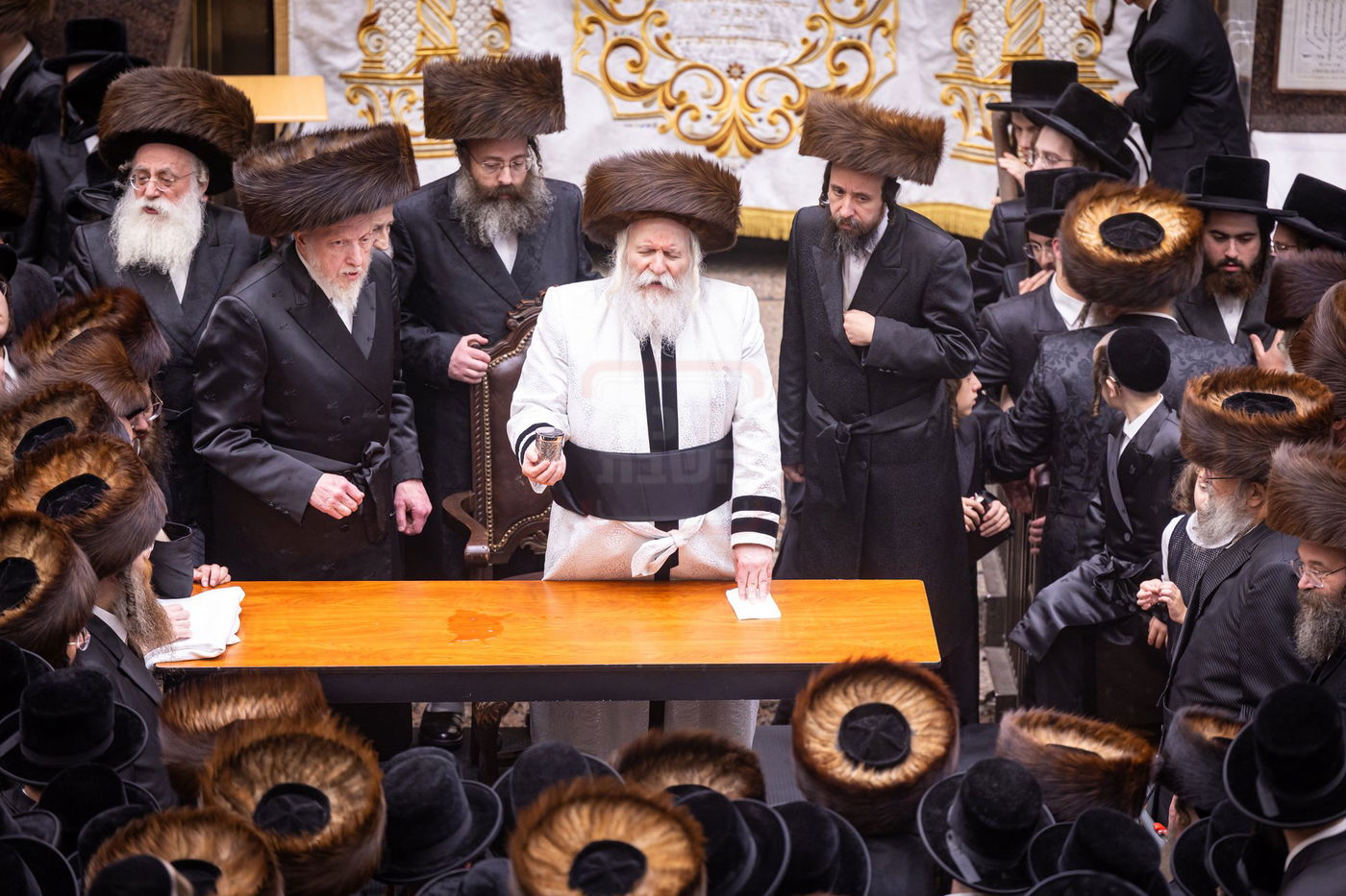 האדמו"ר מבאבוב בהבדלה במוצאי ר"ה