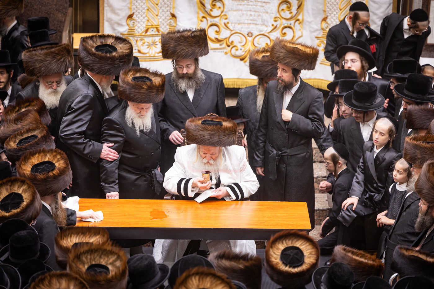 מוצאי ראש השנה בחצה"ק באבוב