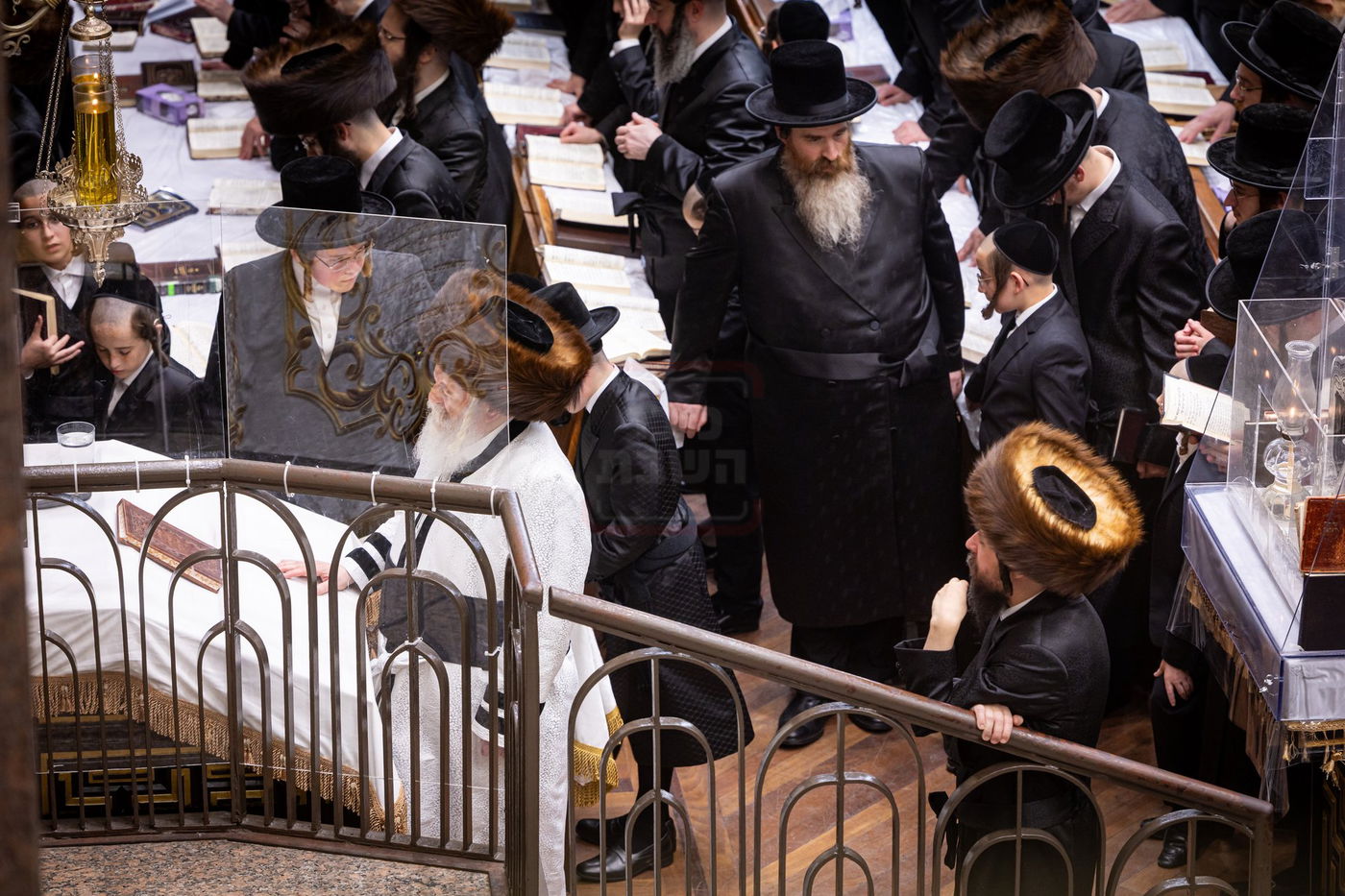 מוצאי ראש השנה בחצה"ק באבוב