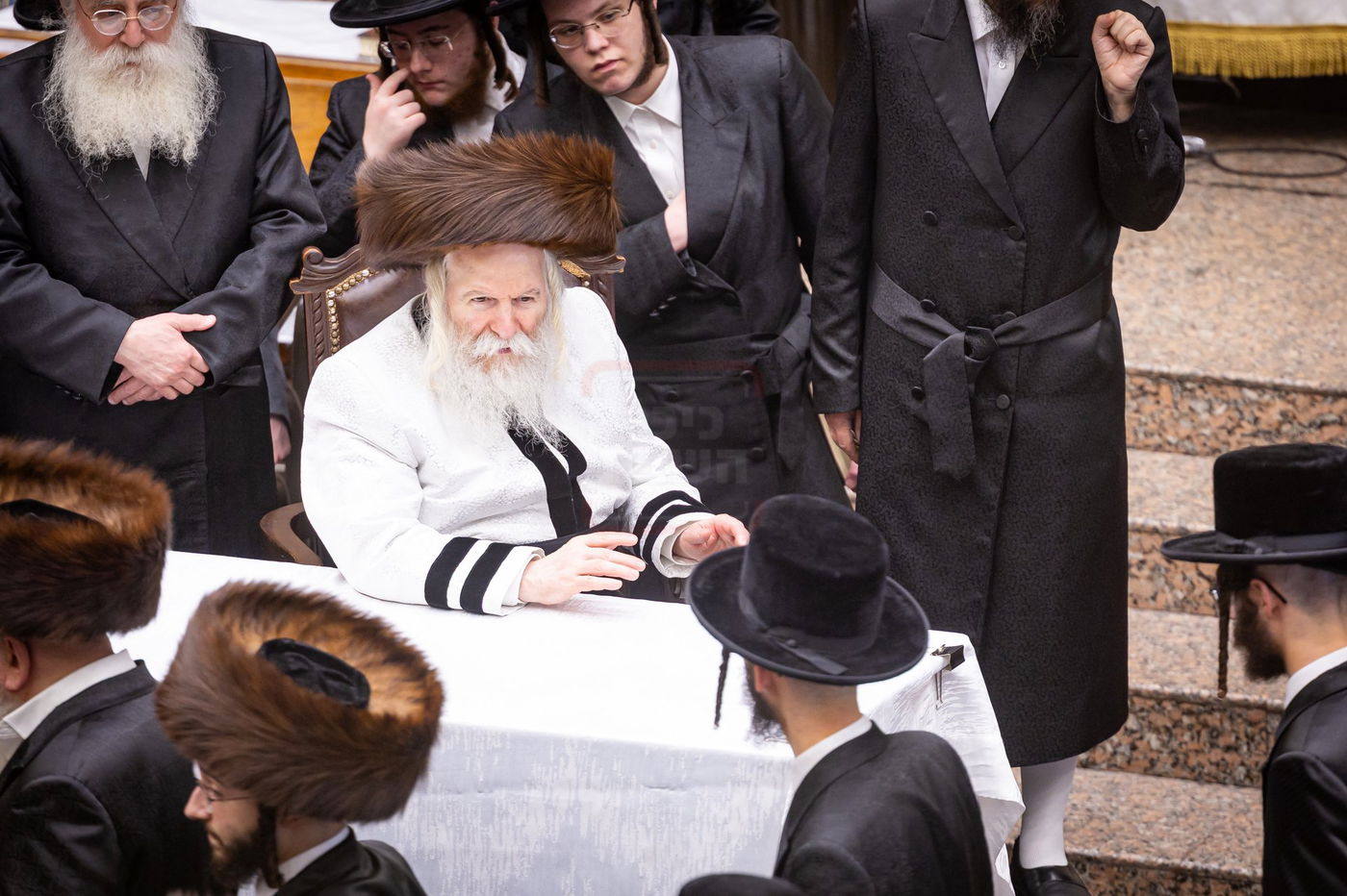 מוצאי ראש השנה בחצה"ק באבוב