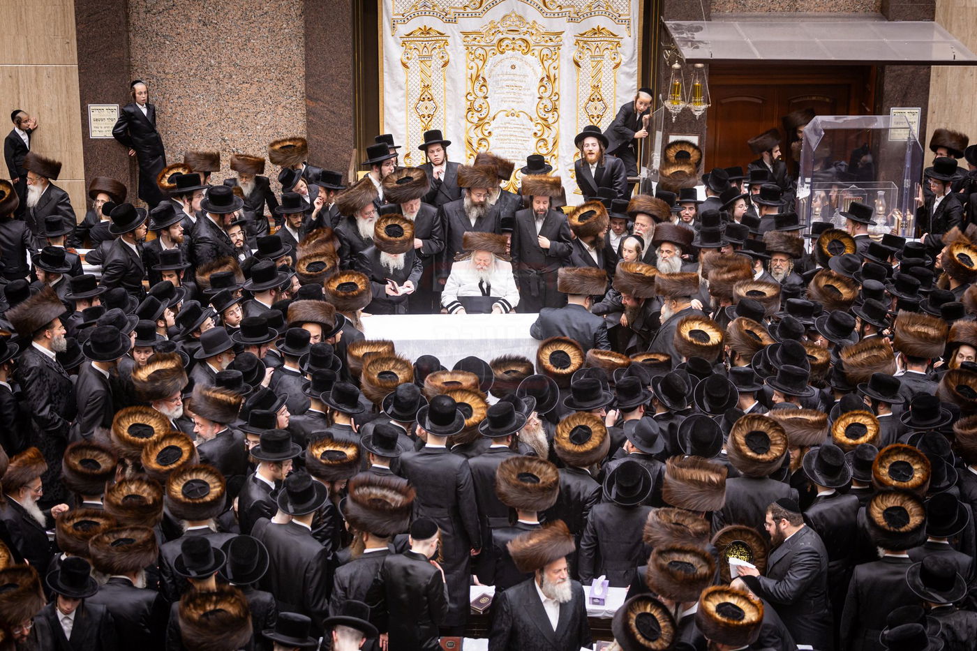 מוצאי ראש השנה בחצה"ק באבוב