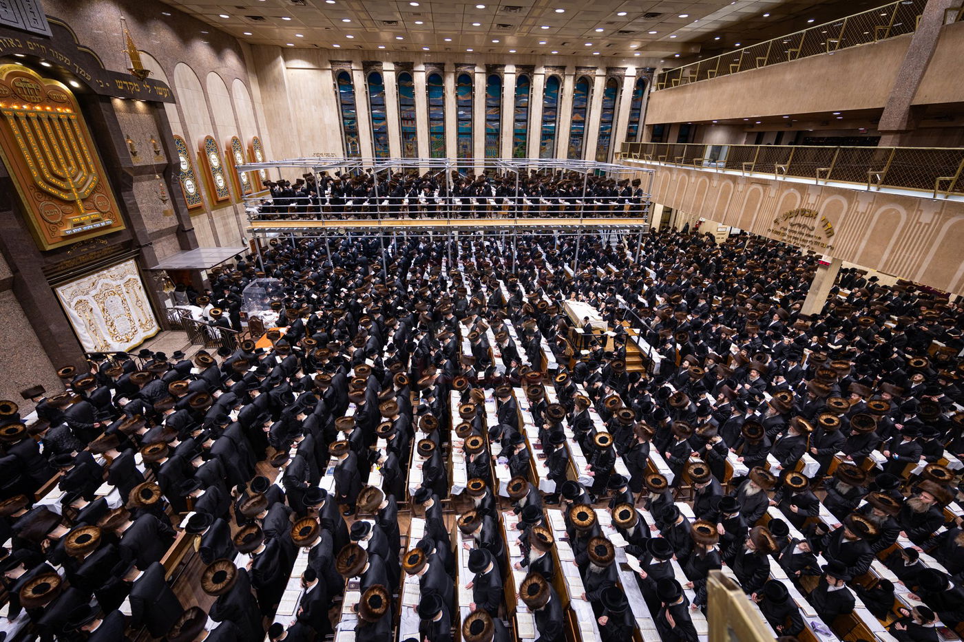 מוצאי ראש השנה בחצה"ק באבוב